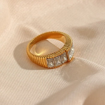 Anillo irregular zirconia diamond