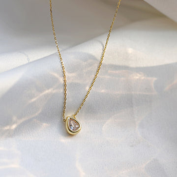 Cadena con zirconia