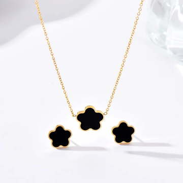 Set collar y pendientes de flor